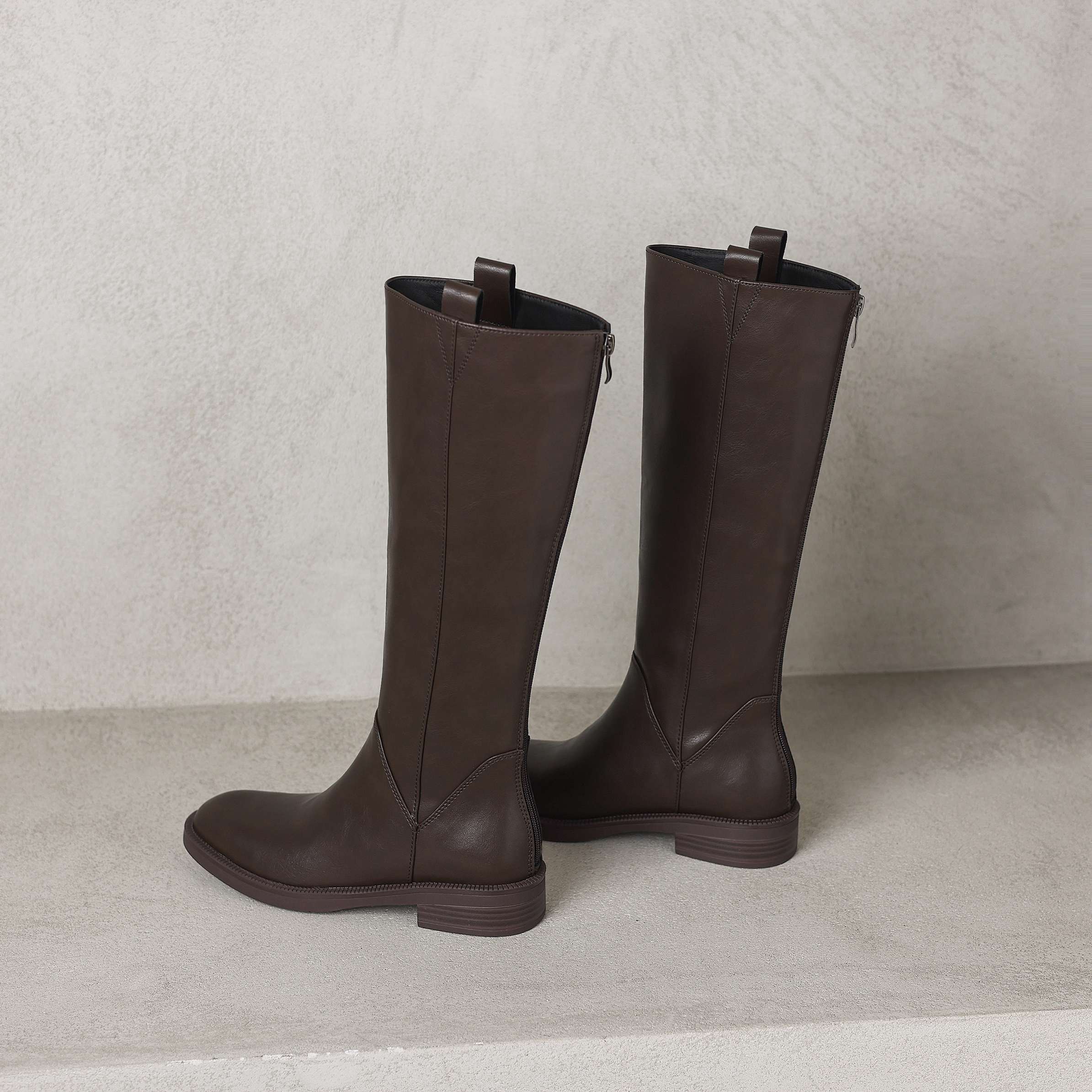 2027 Cow Split Leather Modern  - огляд і ціна Riding Boot Short